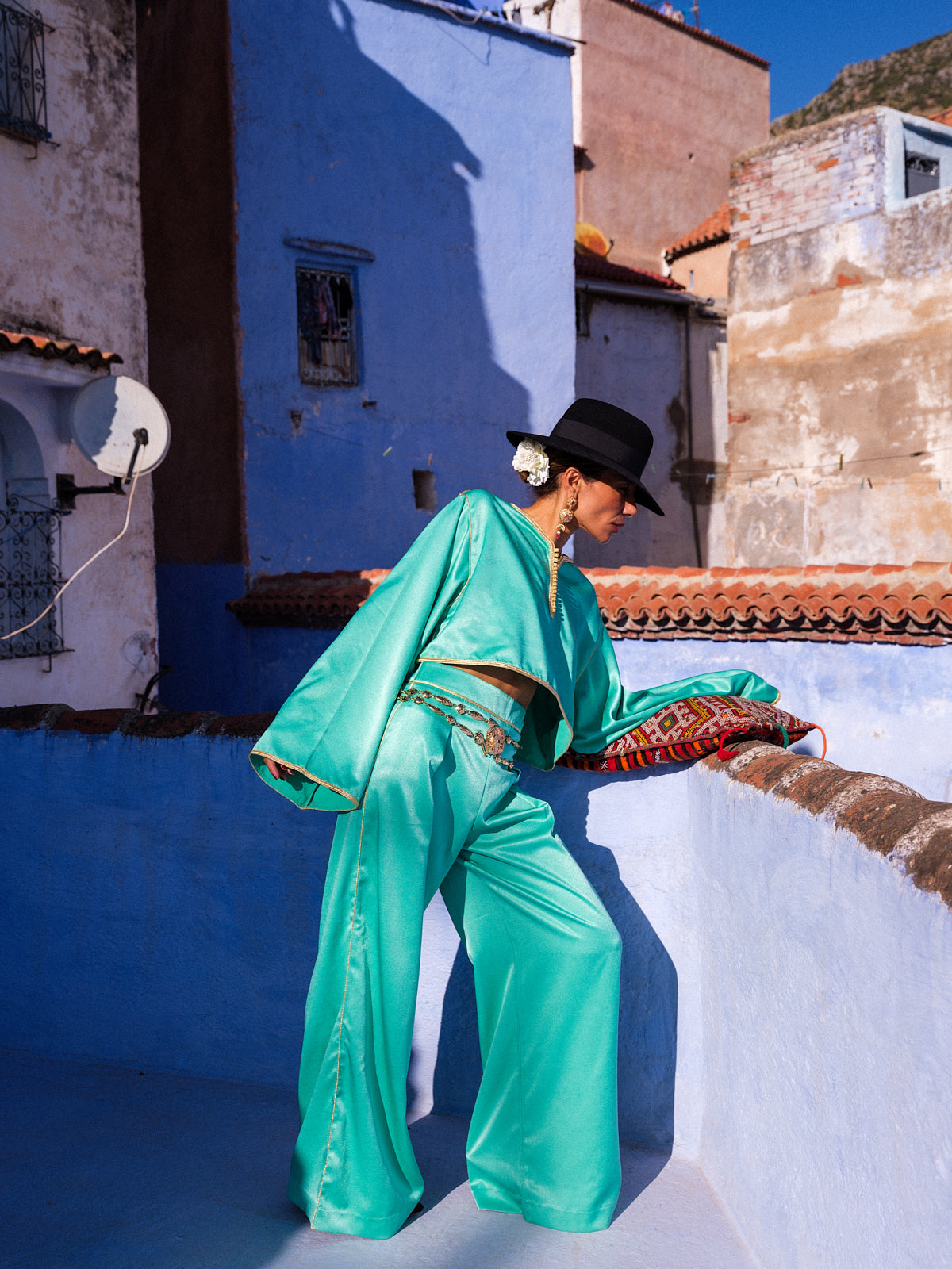 Akchour Crepe Cropped Top