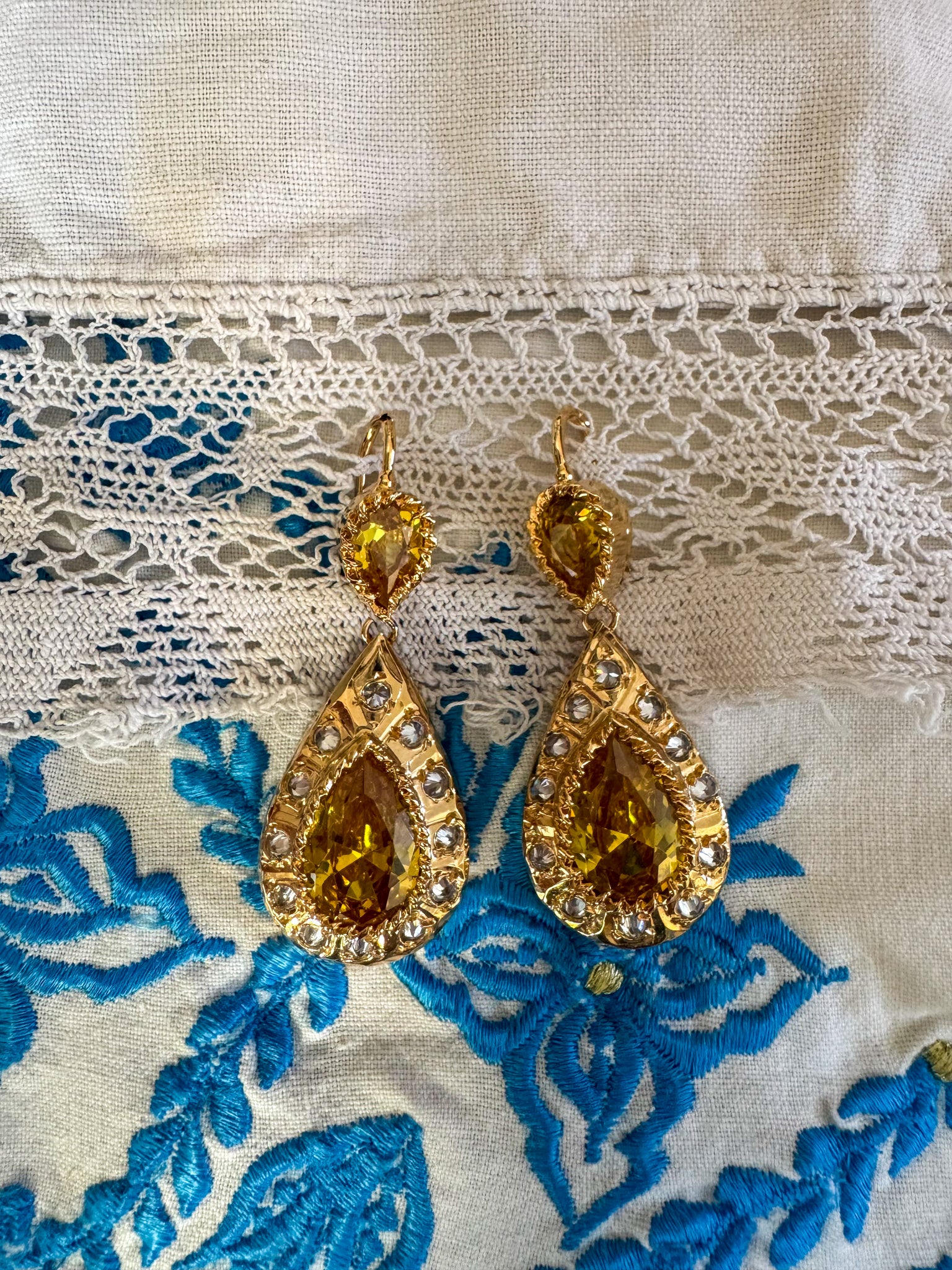 Tifawt Gold-Plated Crystal Embellished Earrings